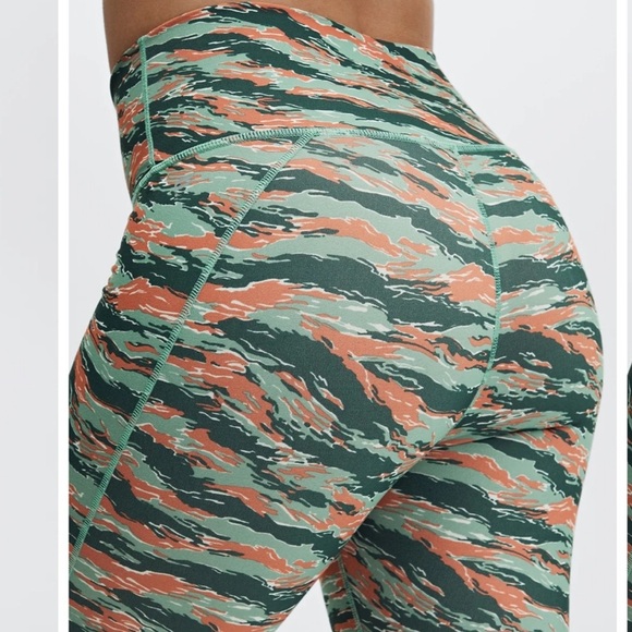 Fabletics Define PowerHold® High-Waisted 7/8 Legging Tiger Camo Print Sz S - Picture 3 of 10